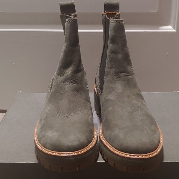 Timberland Shoes - Timberland Green suede boots, Size 8.5